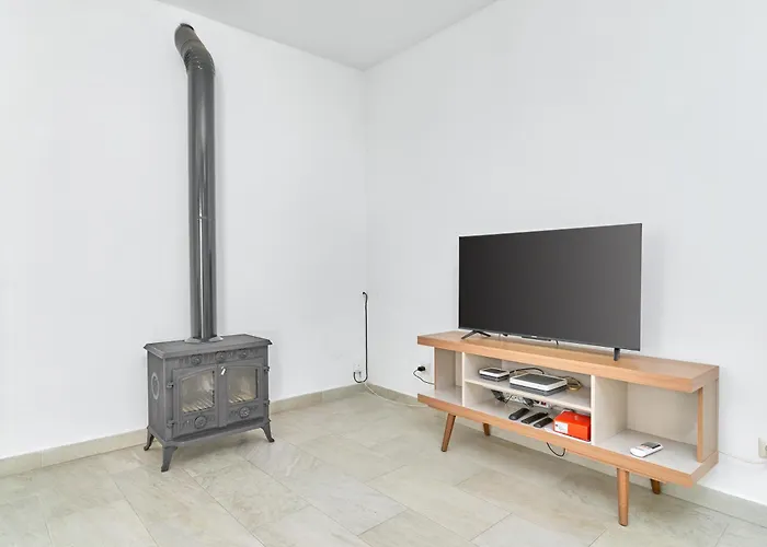 Rodriguez Acosta 22 *