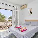 Rodriguez Acosta 22 * Nerja